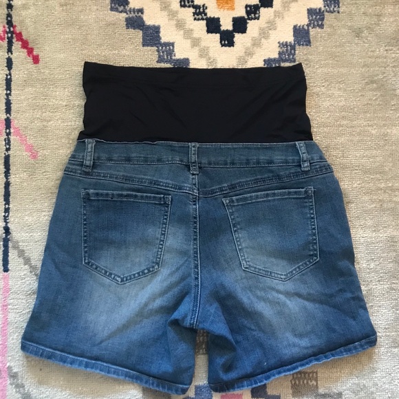Thyme Maternity Jean shorts - Picture 2 of 4